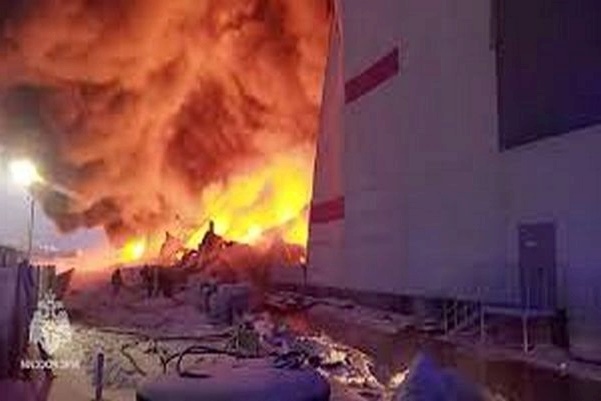 Площадь пожара в складском комплексе в Пушкинском районе Петербурга выросла до 50 000 кв. метров.